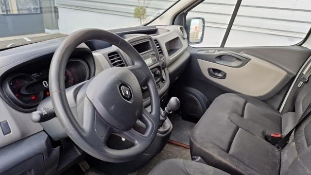 Renault Trafic image 8