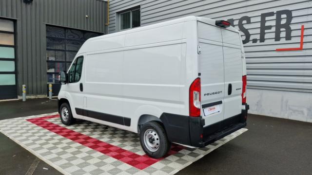 Peugeot Boxer image 1