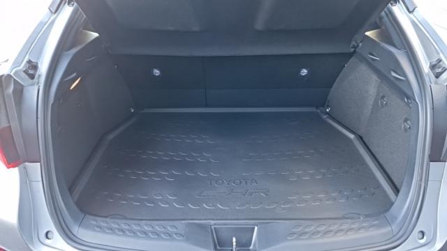 Toyota C-Hr image 9