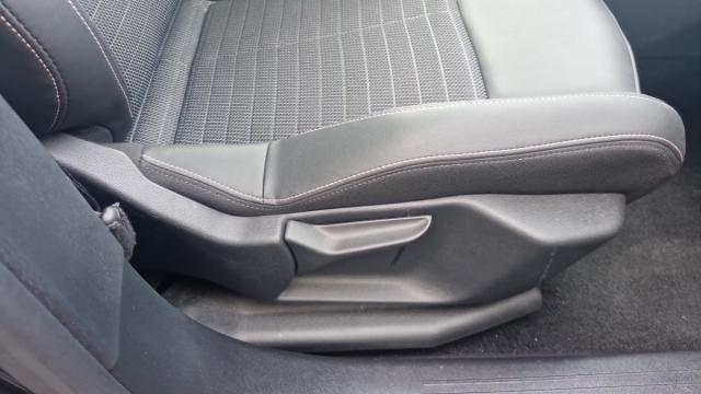 Peugeot 3008 image 1
