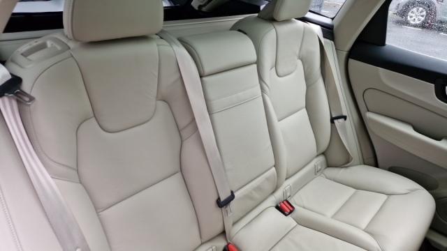 Volvo Xc60 image 9