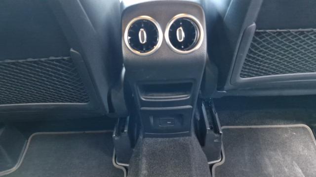 Mercedes Benz Gla image 2