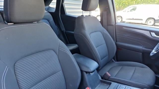 Ford Kuga image 3