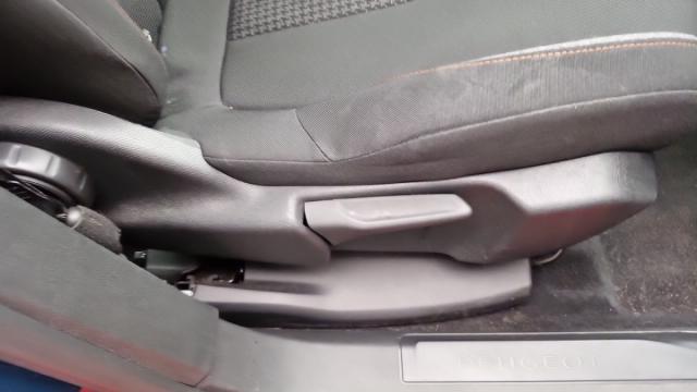 Peugeot 3008 image 2