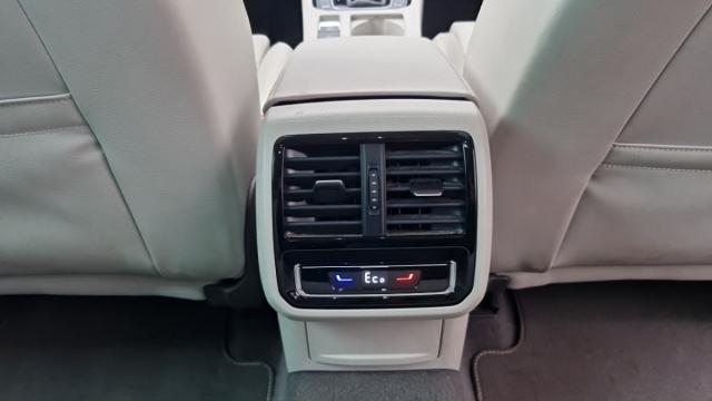 Volkswagen Passat Sw image 7