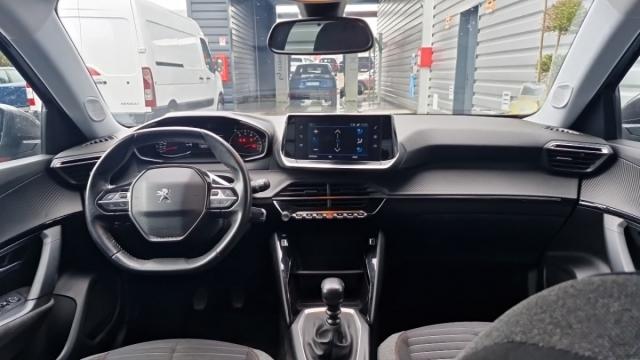 Peugeot 2008 image 2