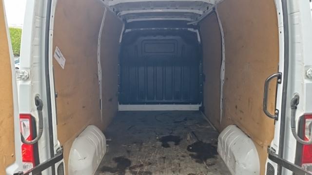 Renault Master image 9