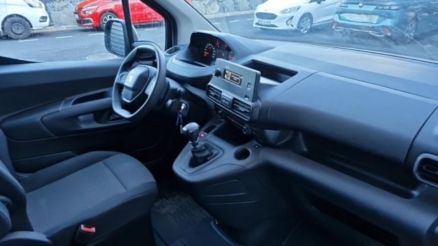 Peugeot Partner image 1