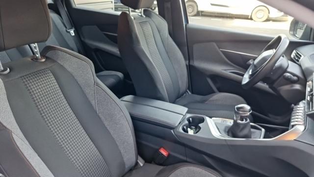 Peugeot 5008 image 9