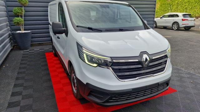 Renault Trafic image 9