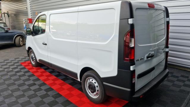 Renault Trafic image 2