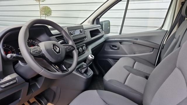 Renault Trafic image 8