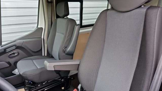 Renault Master image 8
