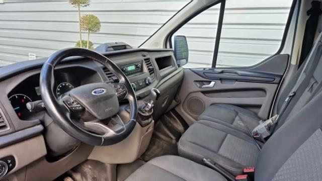 Ford Transit Custom image 8
