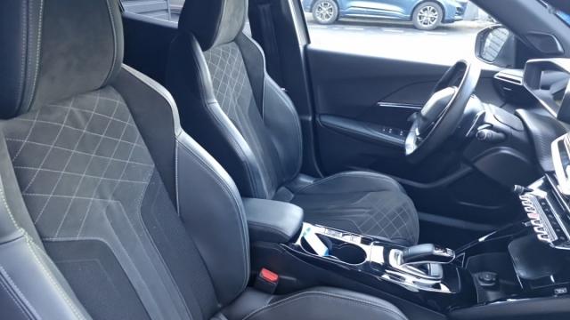 Peugeot 2008 image 3