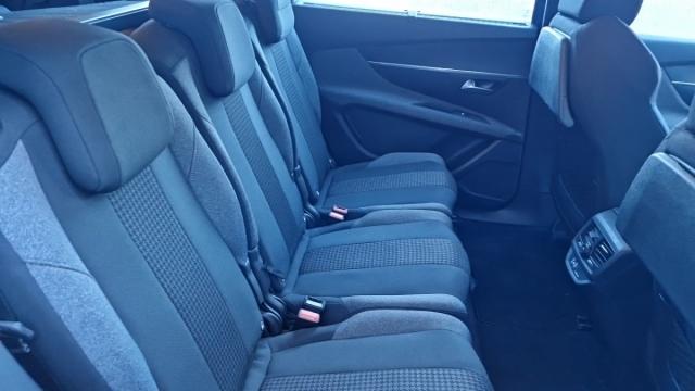 Peugeot 5008 image 1