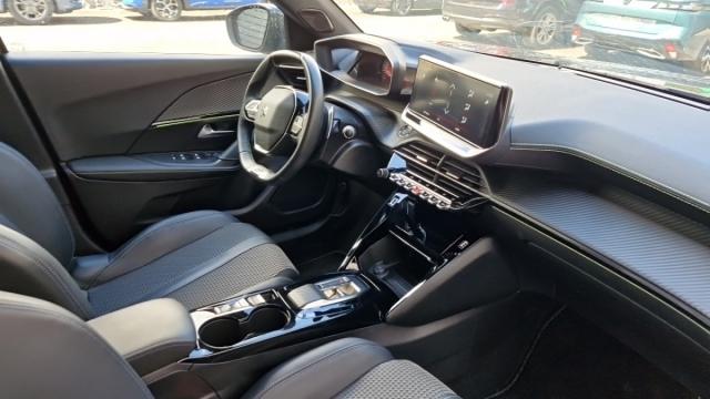 Peugeot 2008 image 9