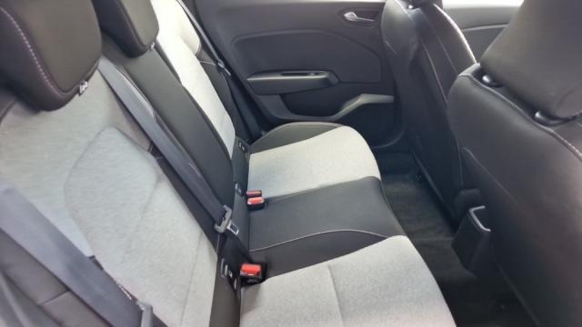 Renault Clio image 8