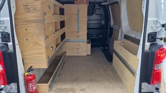 Peugeot Expert image 1