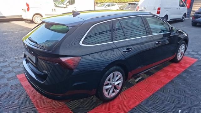 Skoda Octavia image 8