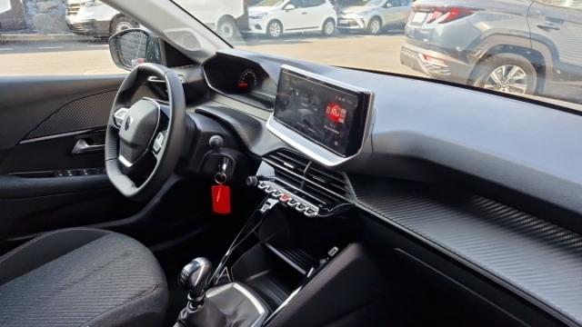 Peugeot 208 image 2