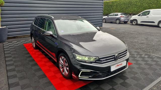 Volkswagen Passat Sw image 2