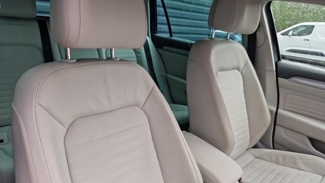 Volkswagen Passat Sw image 8