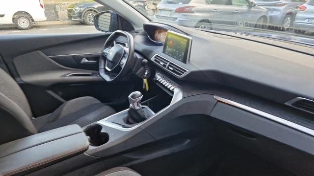 Peugeot 3008 image 2