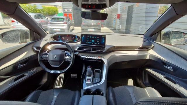 Peugeot 3008 image 2