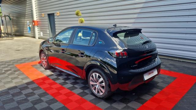 Peugeot 208 image 6