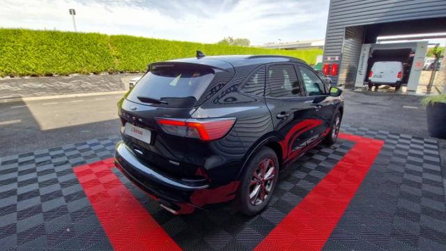 Ford Kuga image 9