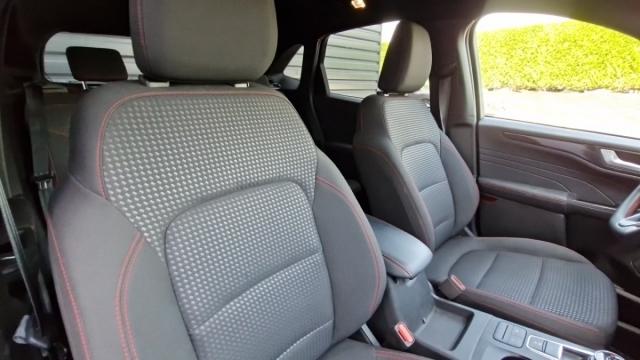 Ford Kuga image 7