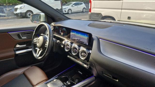 Mercedes Benz Gla image 8