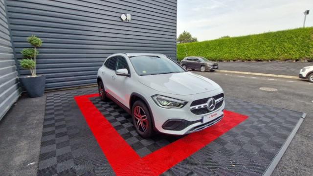 Mercedes Benz Gla image 1