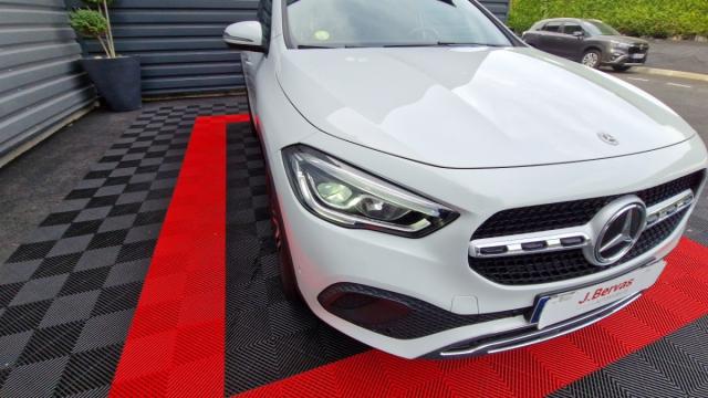 Mercedes Benz Gla image 8