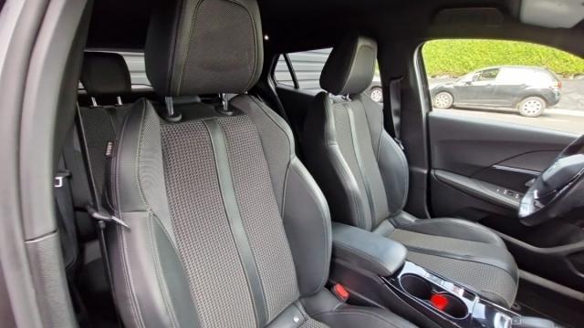 Peugeot 2008 image 8