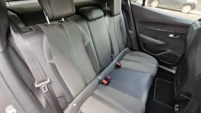 Peugeot 2008 image 2