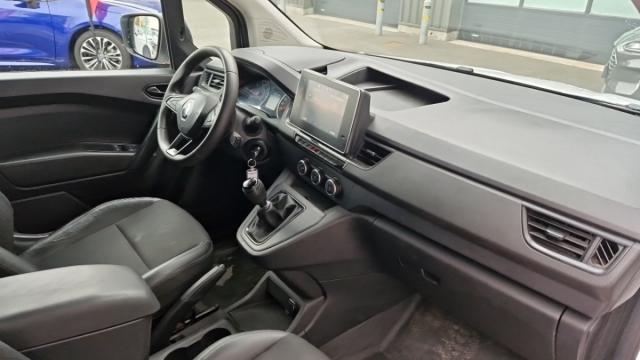 Renault Express Van image 3