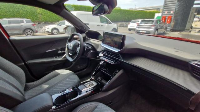 Peugeot 2008 image 6