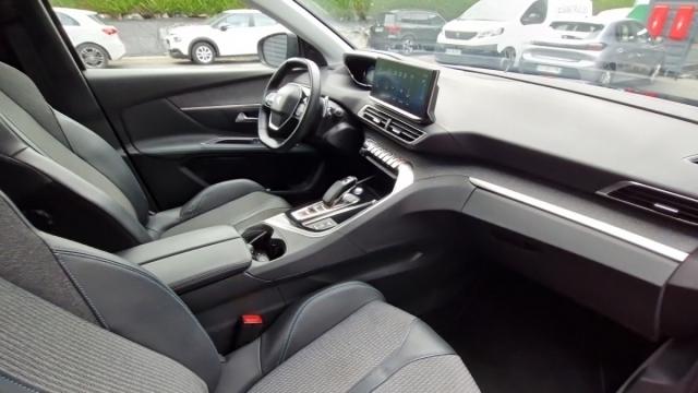 Peugeot 3008 image 2
