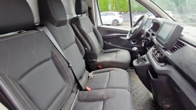 Renault Trafic image 9