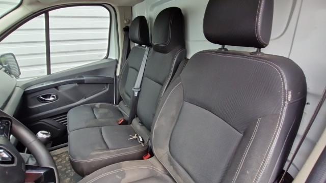 Renault Trafic image 8