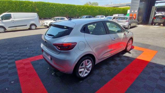 Renault Clio image 8