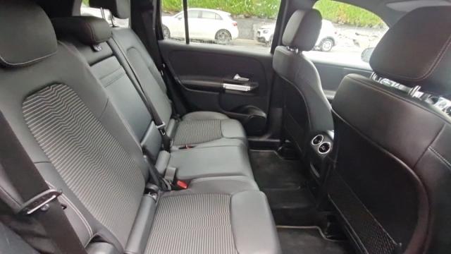 Mercedes Benz Glb image 9