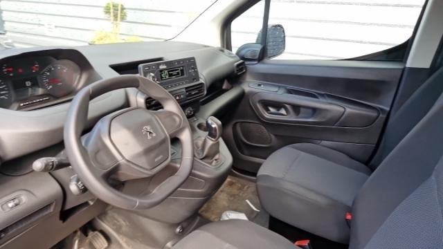 Peugeot Partner image 1