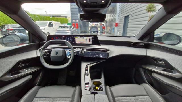 Peugeot 5008 image 2