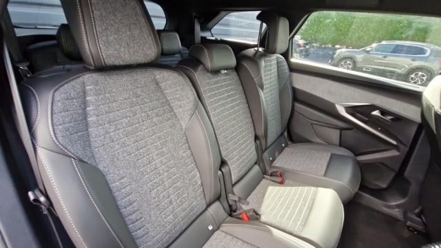 Peugeot 5008 image 1