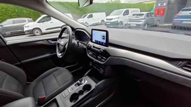 Ford Kuga image 4