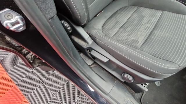 Ford Kuga image 9