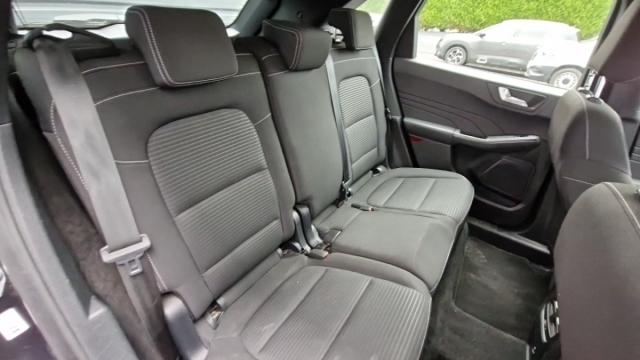 Ford Kuga image 3